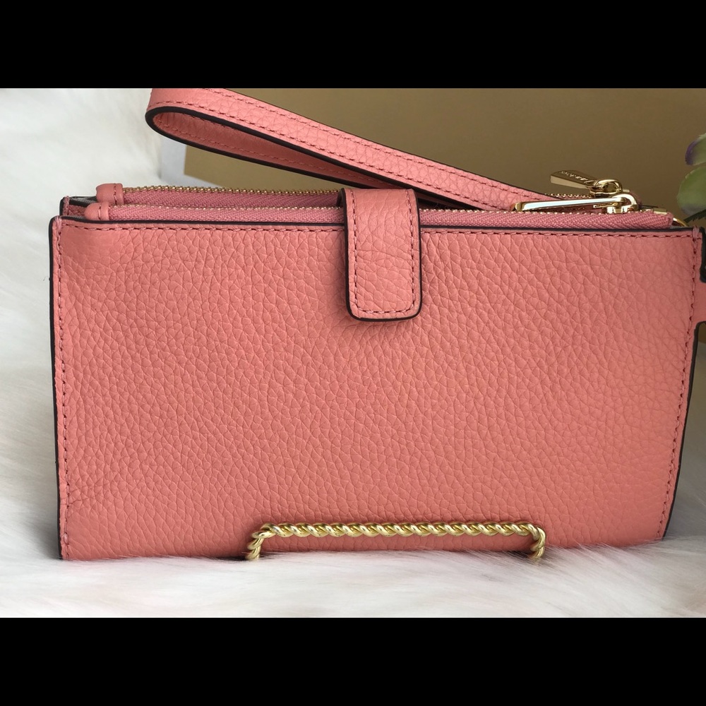 🌷MICHAEL KORS Peach Double Zip Phone Wristlet - Picture 3 of 8
